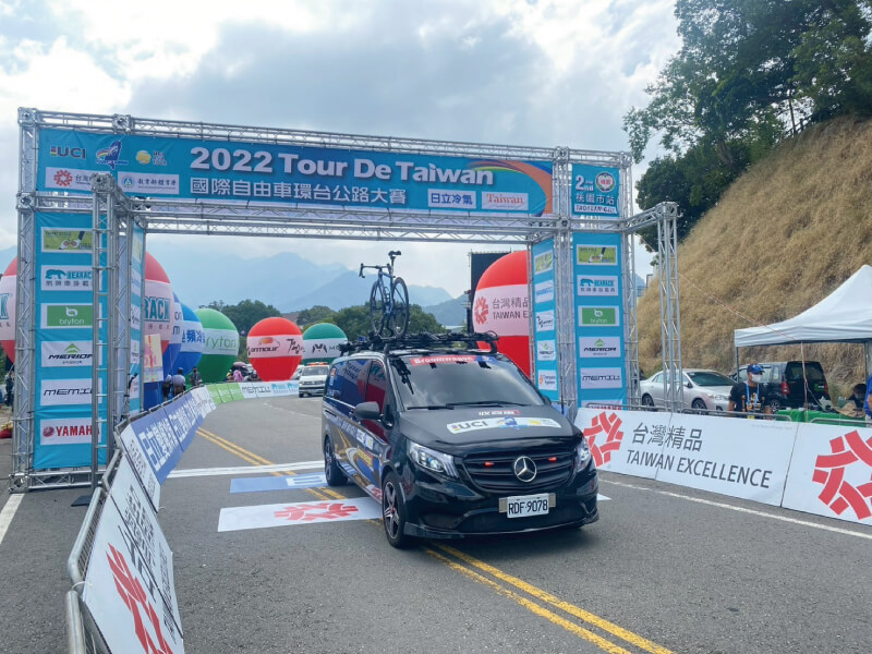 Tour de Taiwan 國際自由車賽事，單車玩客後勤車輛依 UCI 規範支援