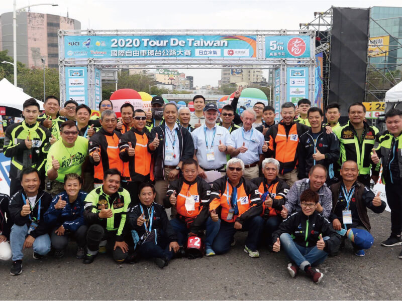 單車玩客旅遊團隊專業後勤人員於國際自由車賽事現場執勤