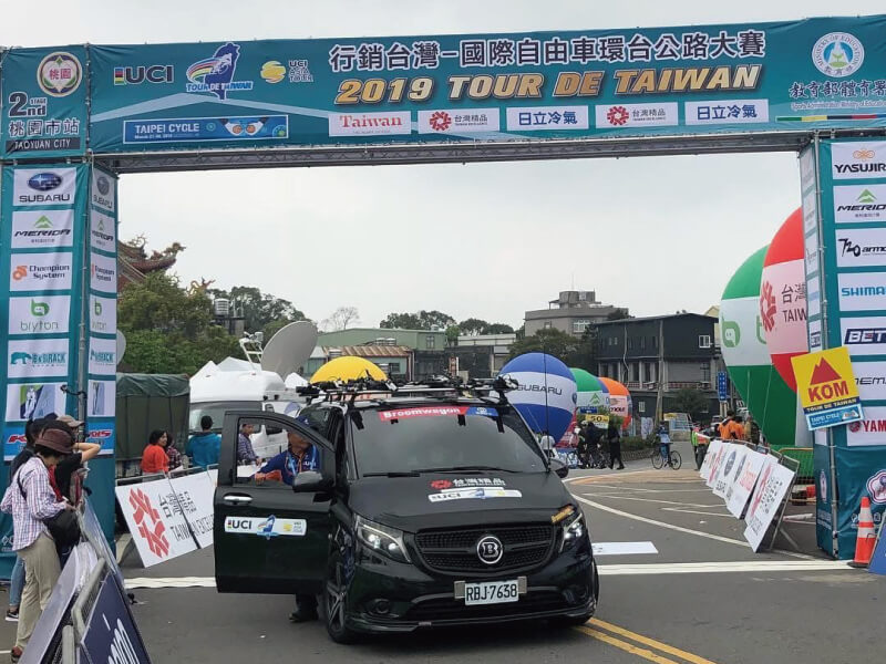 UCI 國際自由車賽事指定合作廠商，單車玩客九人座保母車